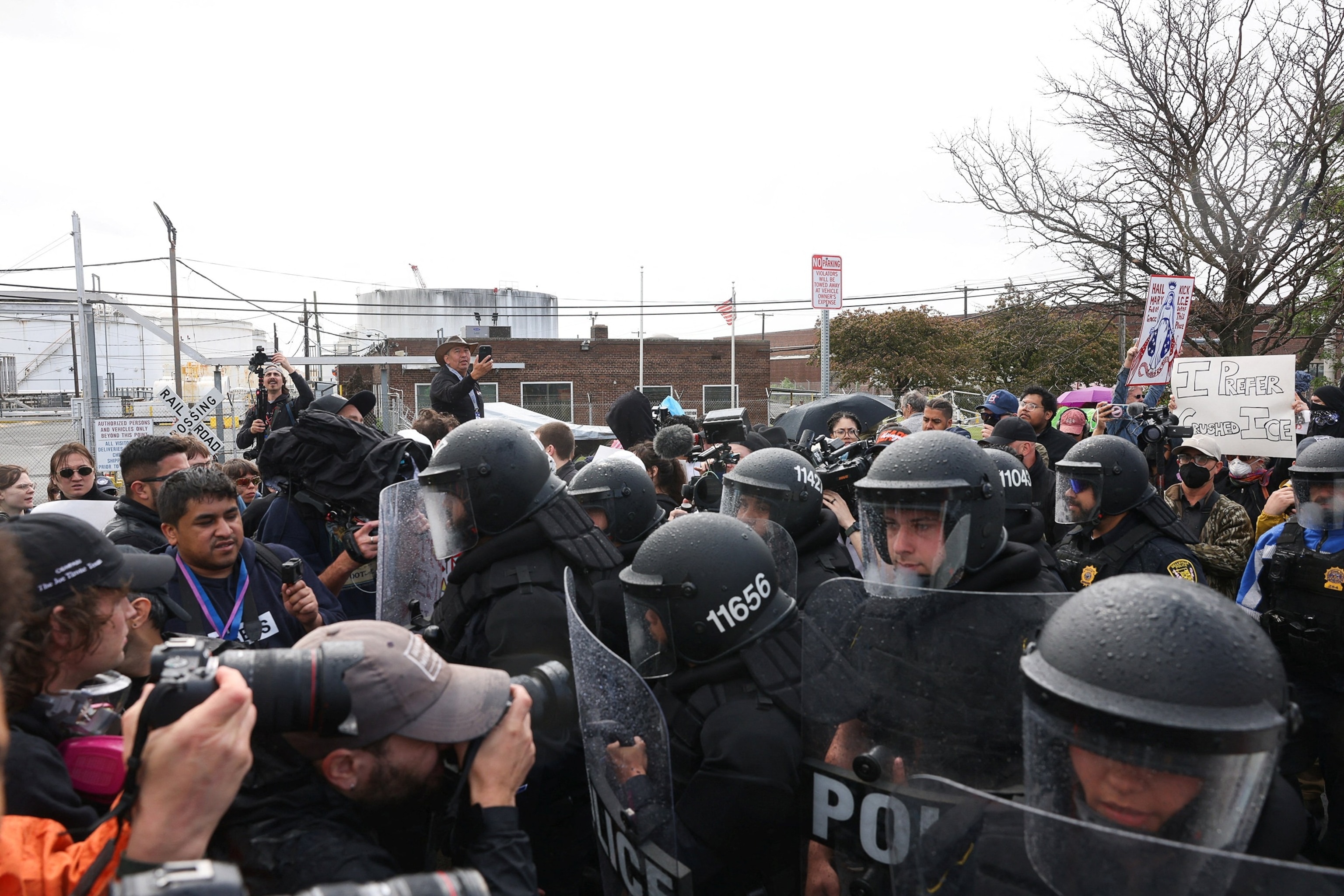 PHOTO: Police try to clear a path to seperate the anti-U.S. Immigration and Customs Enforcement (ICE) protesters from the pro-ICE demonstrators, at the Delaney Hall detention center, in Newark, New Jersey, May 30, 2026. 