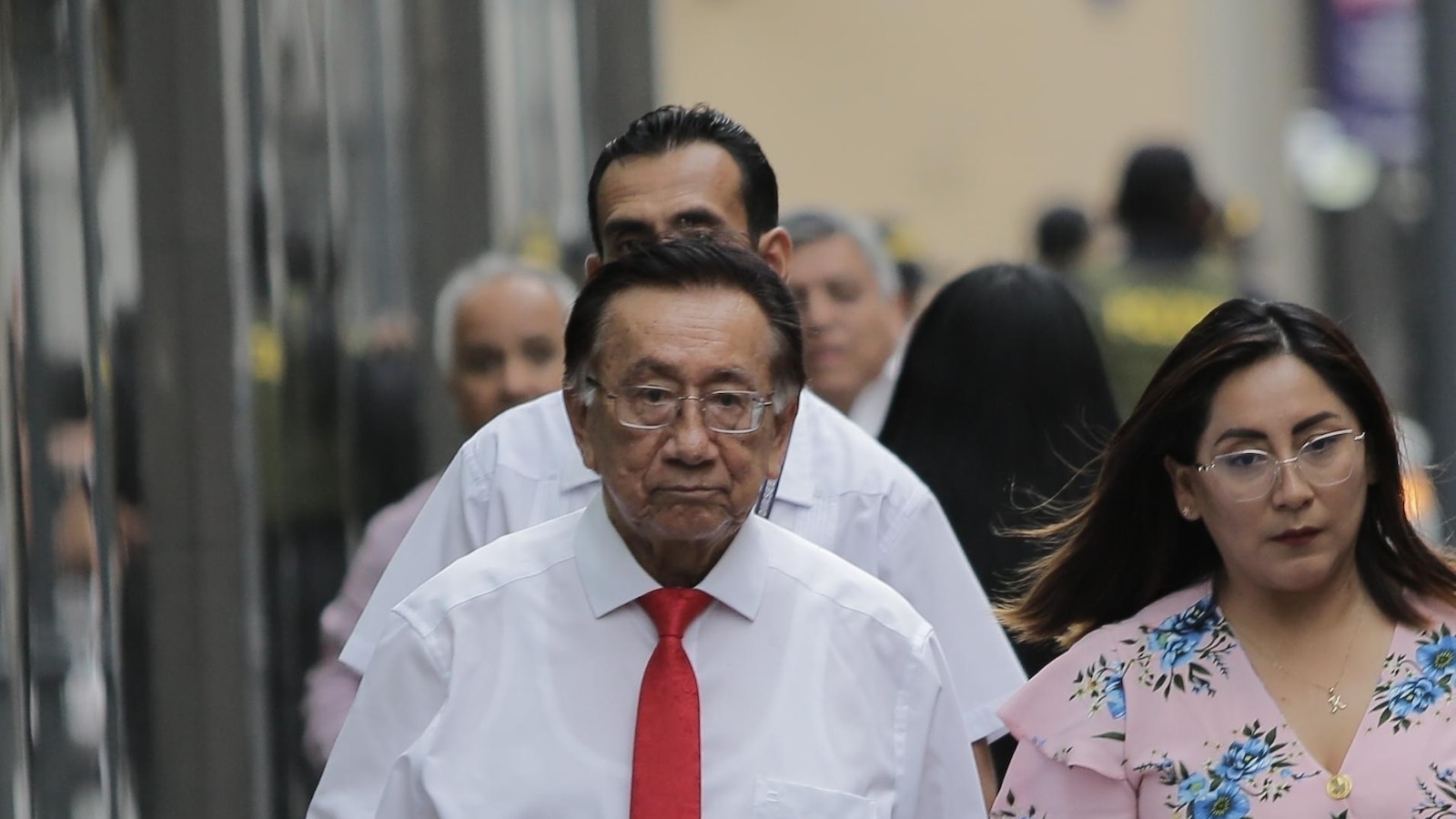 El Congreso de Perú elige al octavo presidente del país en una década