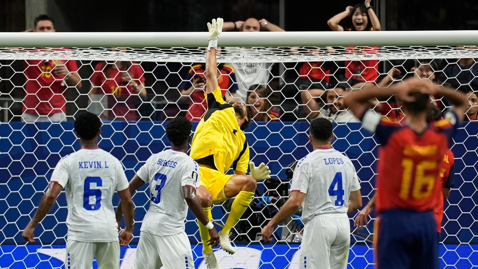  Cape Verde stuns Spain with a surprising 0-0 draw in the country's World Cup debut
