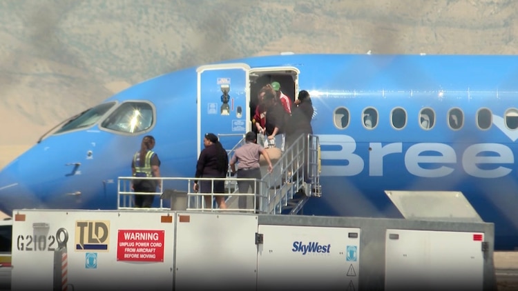 Breeze Airways plane