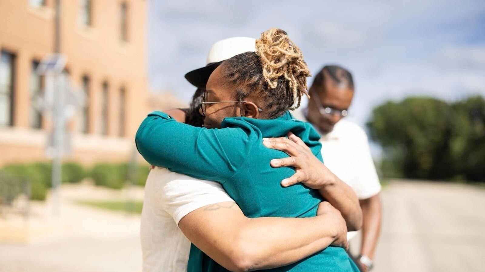 Man freed after nearly 3 decades in Minnesota prison after he's cleared of murder he did not commit