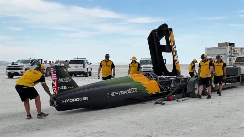 WATCH:  Driver hits 406 mph in new land-speed record