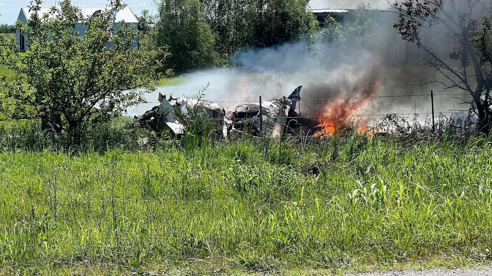  12 dead in crash of plane on skydiving outing in Missouri, authorities say