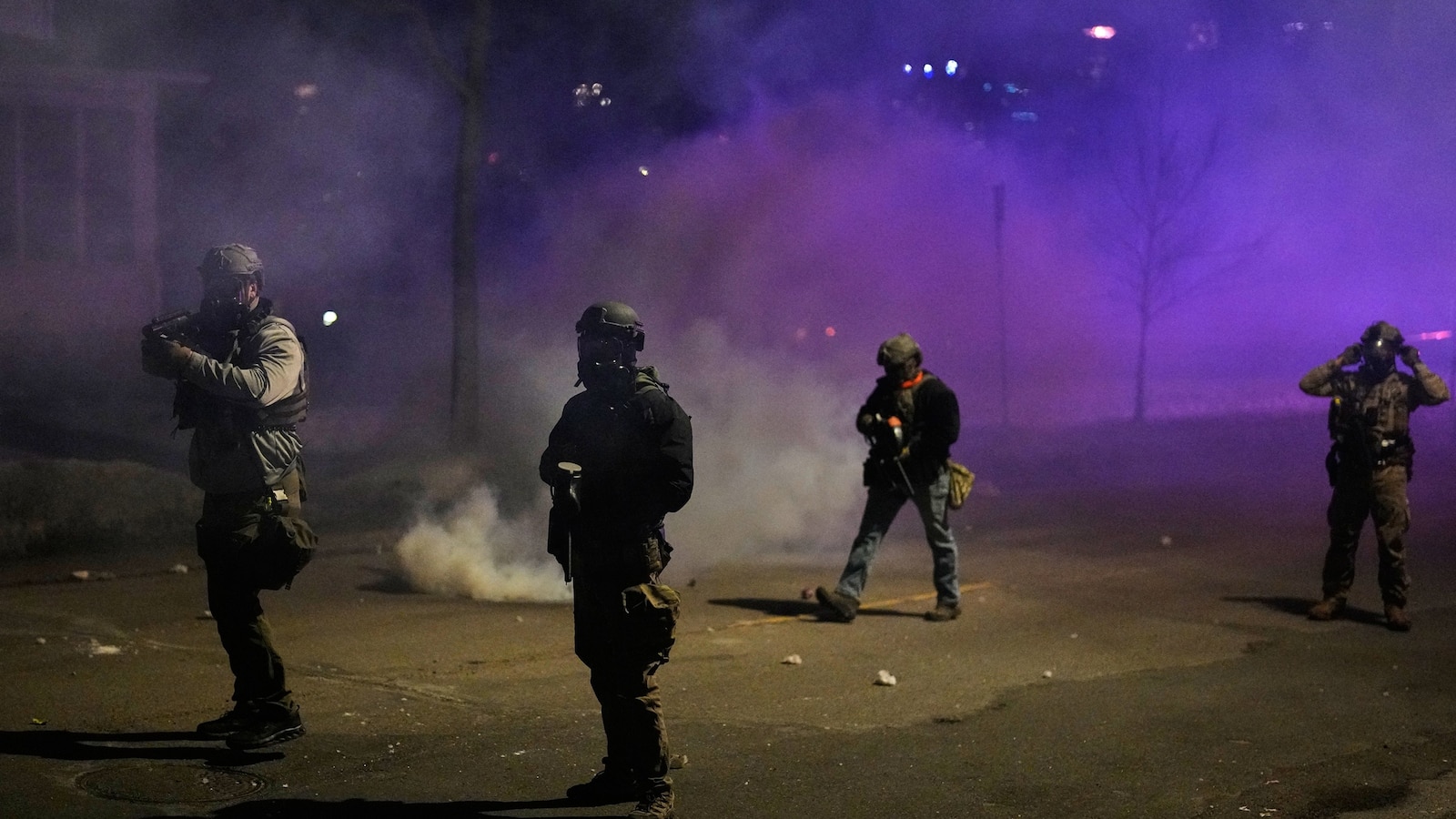 The ICE agent who shot Renee Good suffered internal bleeding, multiple U.S. officials familiar with his medical condition told ABC News.