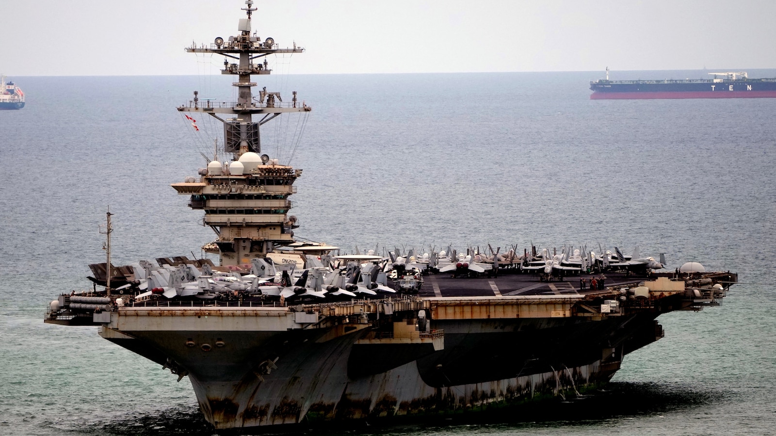 USS Abraham Lincoln пристига в Тайланд след разполагането си в Близкия изток