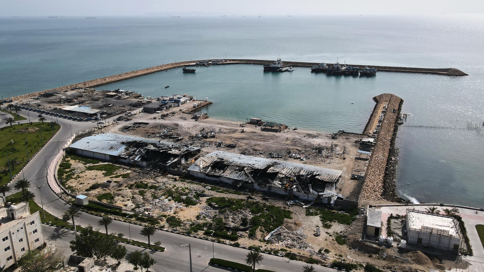 ماكرون وستارمر يعقدان قمة دولية حول إعادة فتح مضيق هرمز