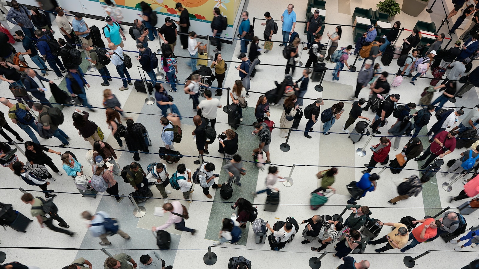 Man in Texas is accused of using a fake boarding pass to get