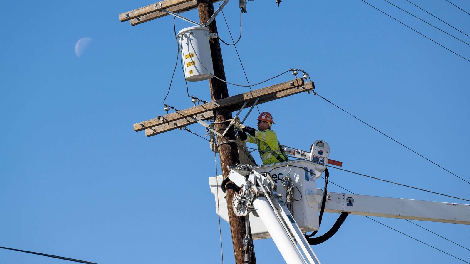 Red flag warning issued in Southern California due to high winds, brush ...