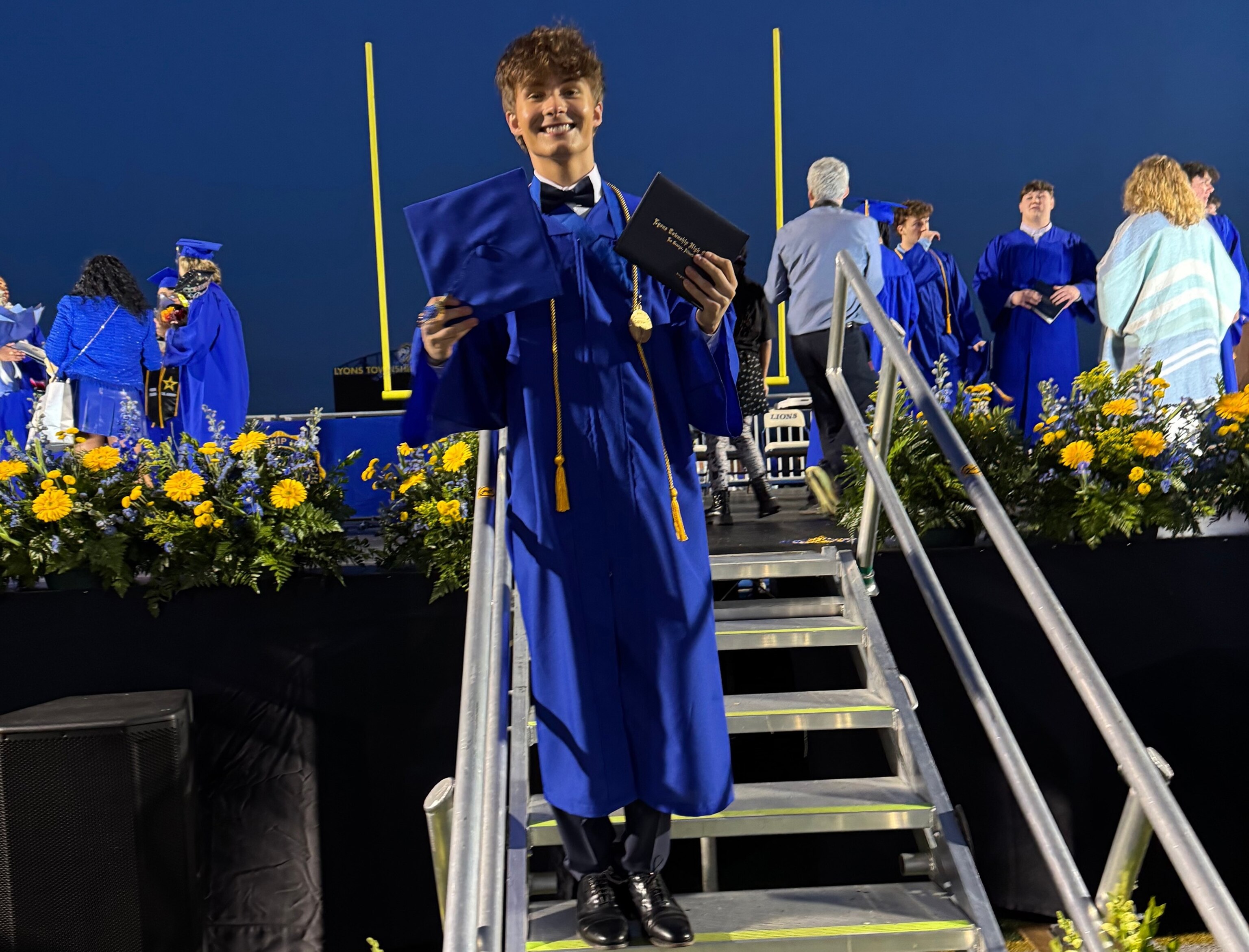 Mom re-creates 'Toy Story' scene to send son off to college - ABC News, image size:3072x2343