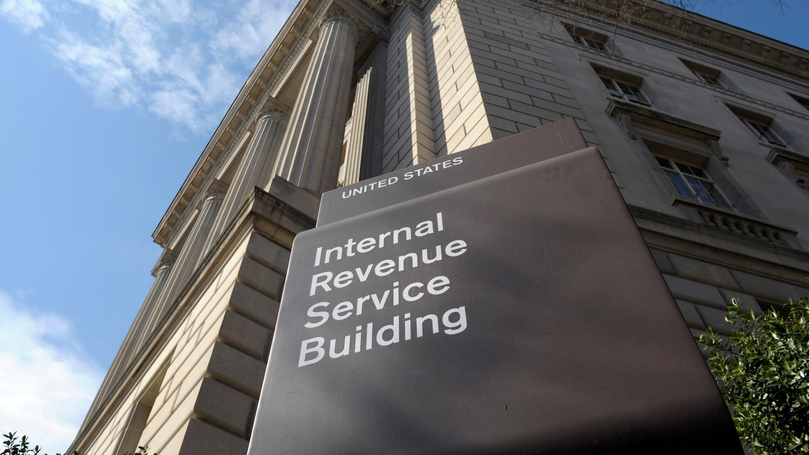  IRS faces challenges in 2026 tax season due to workforce cuts, new laws: Watchdog