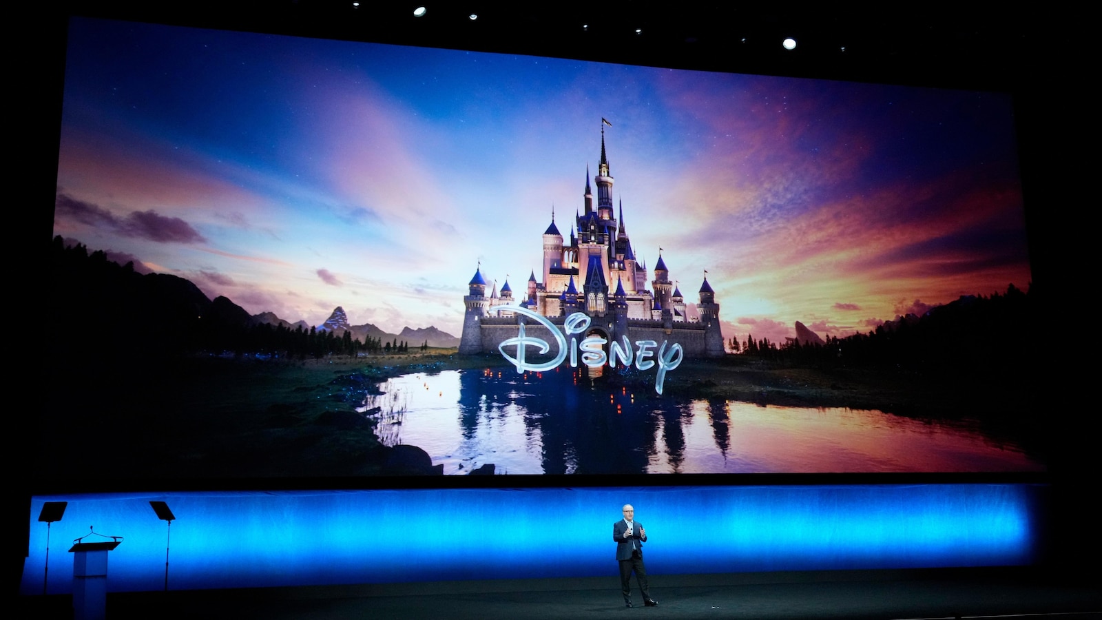 In de live-action ‘Tangled’ spelen Teagan Croft en Milo Manheim de rol van Rapunzel en Flynn Rider