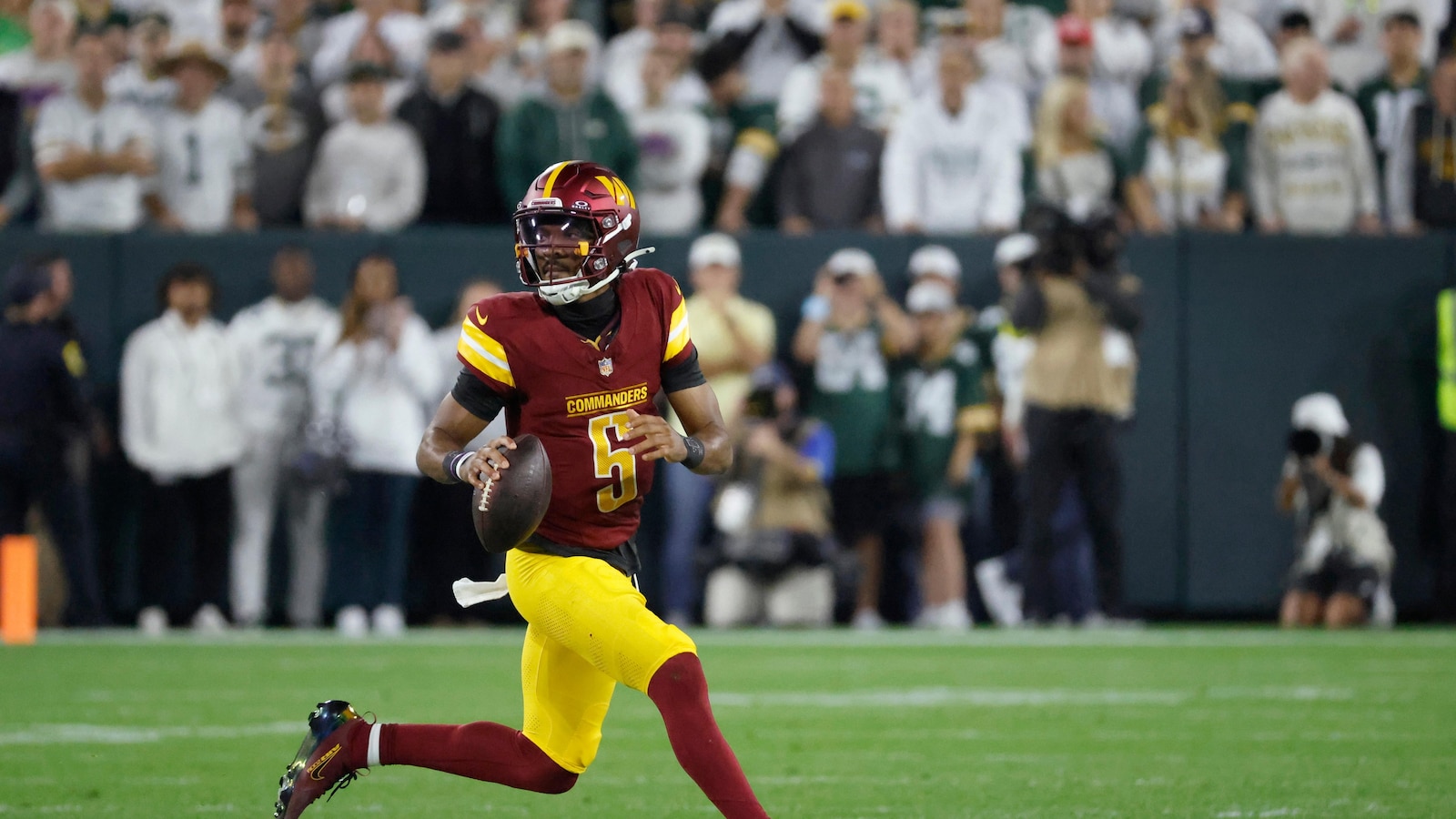 Commanders’ Jayden Daniels will not practice earlier than Friday because of injured knee