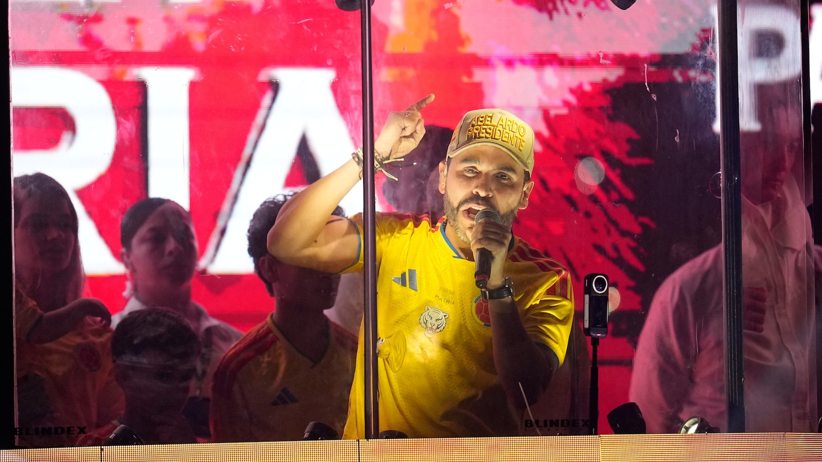 Colombians Vote in Presidential First Round With No Candidate Securing Majority