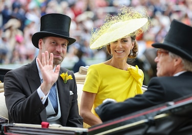 Prince William and Kate Middleton match in sunny looks at Royal Ascot - ABC News