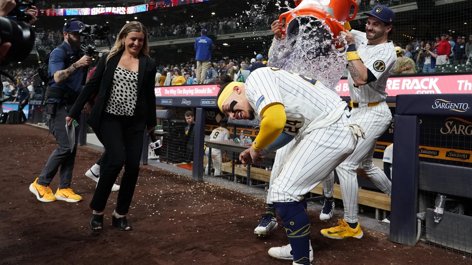 Yankees Rally in Eighth to Defeat Nationals 4-2