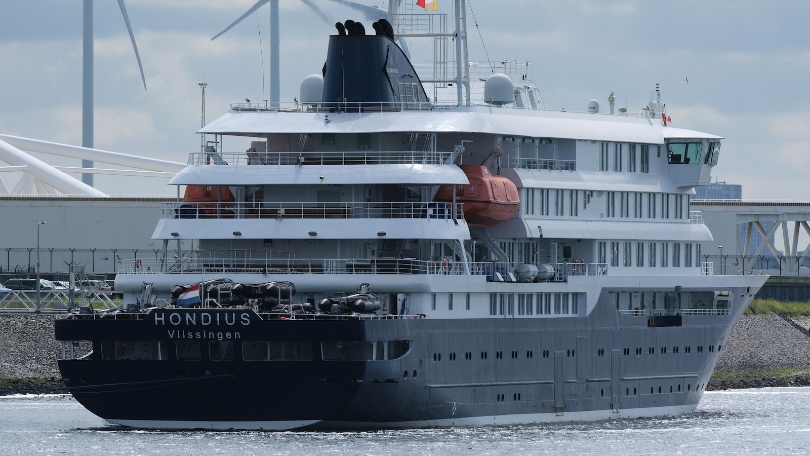 US pays $750K to evacuate American aboard hantavirus cruise ship from remote island