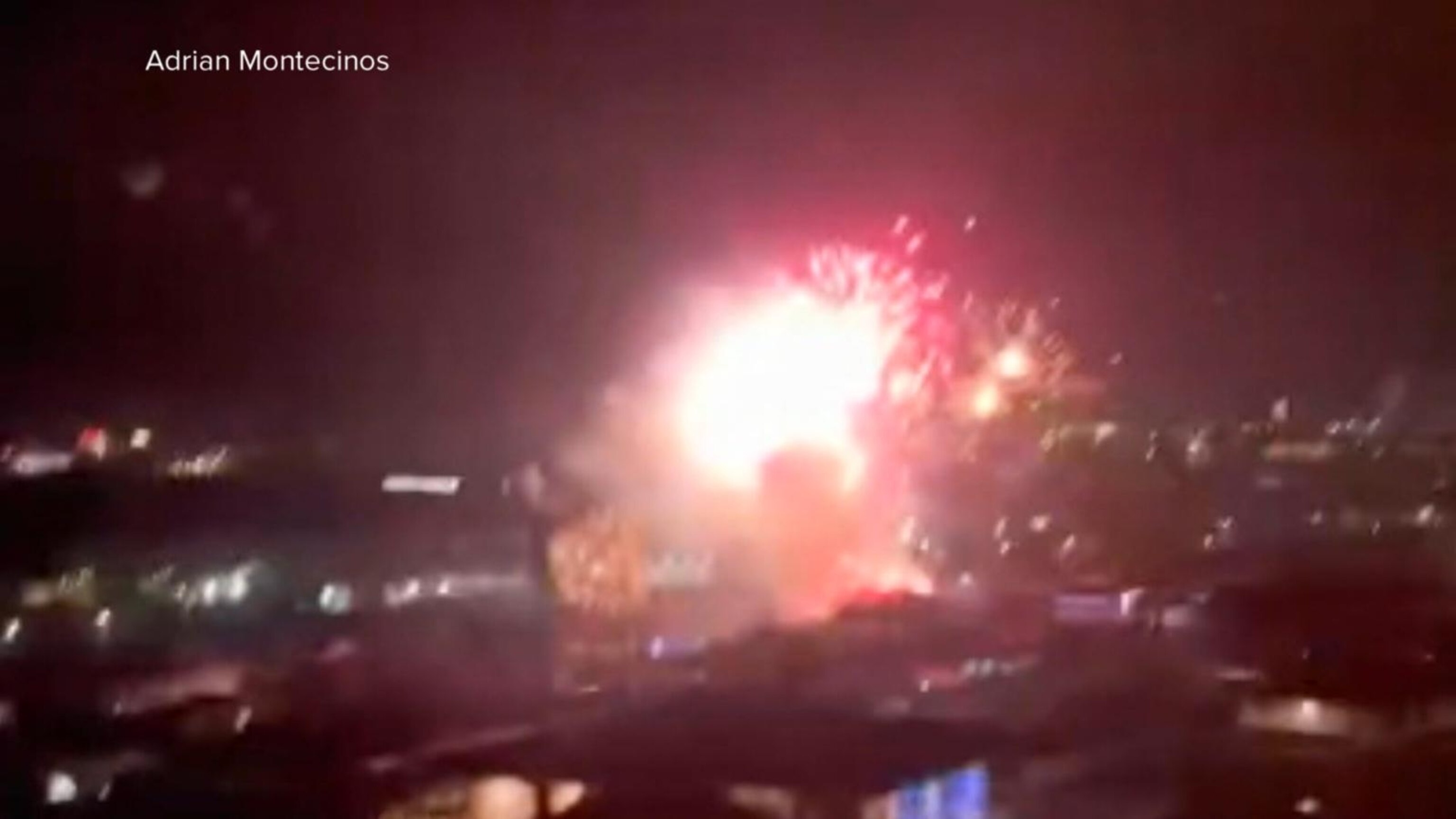 嵐 BLAST in Hawaii 250101_wn_ramos_fireworks_hpMa