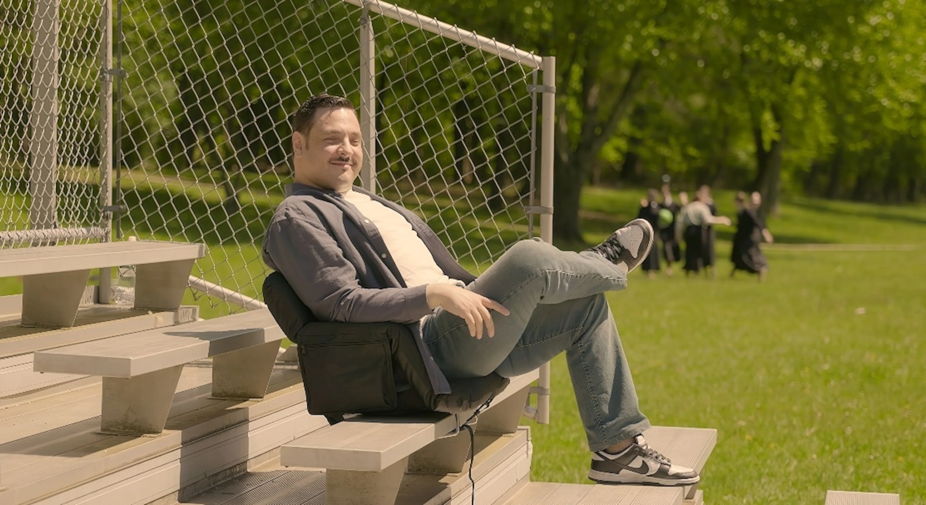 Alpcour: Reclining Stadium Seats