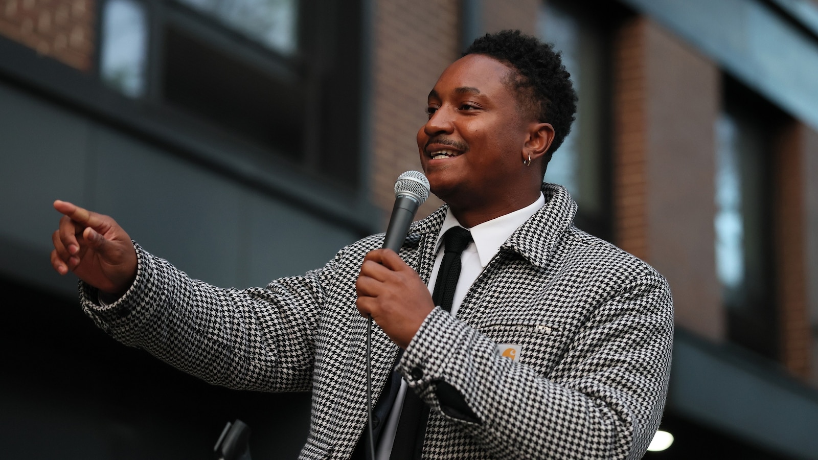 Progressive Chi Ossé considers primary challenge against Hakeem Jeffries: 'Dire situation'