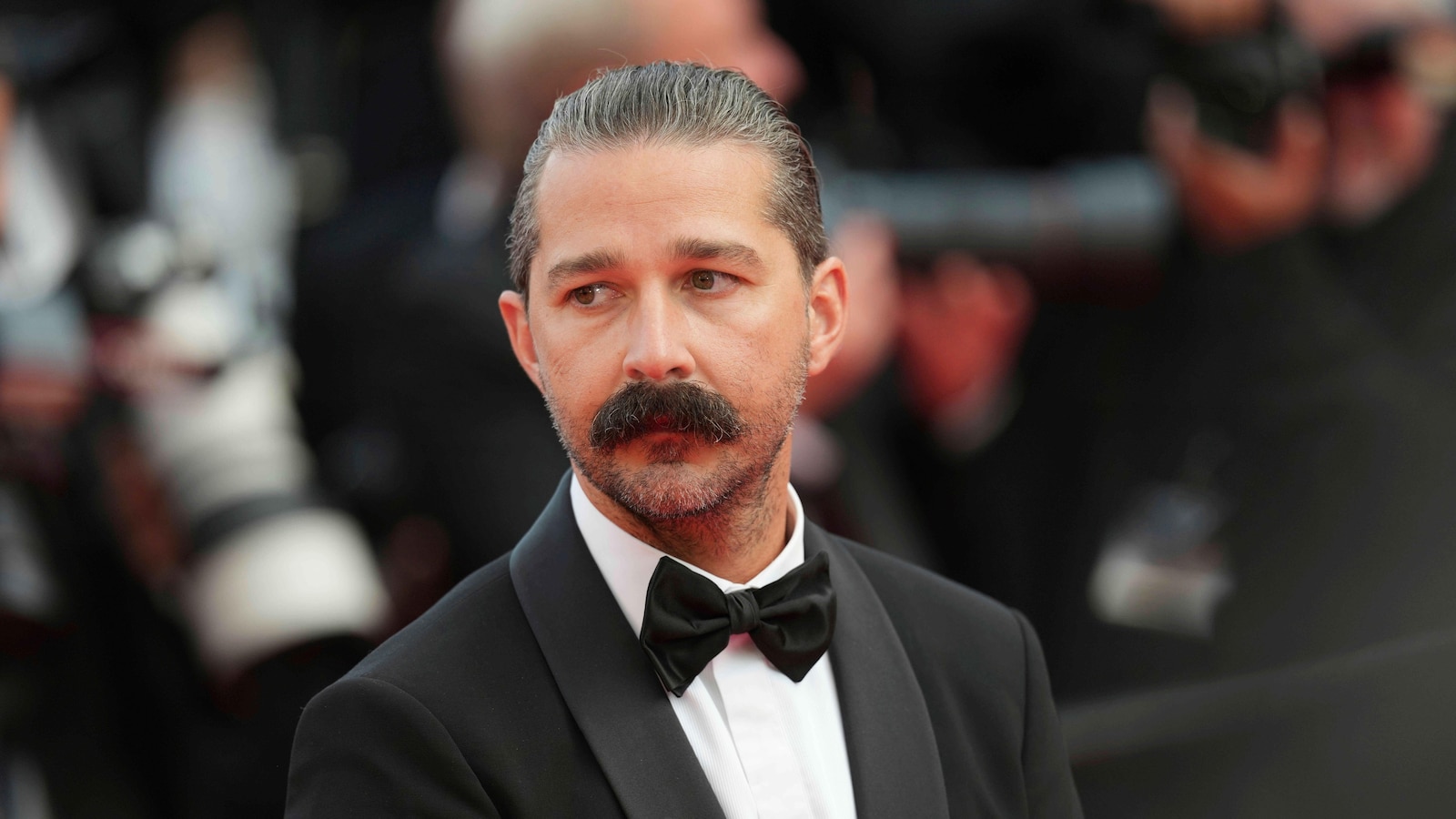 Shia LaBeouf usó insultos homofóbicos mientras atacaba a los clientes de un bar de Nueva Orleans: policía