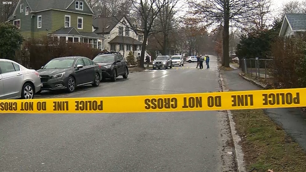 Video Manhunt underway for suspect accused of killing of a mother and ...