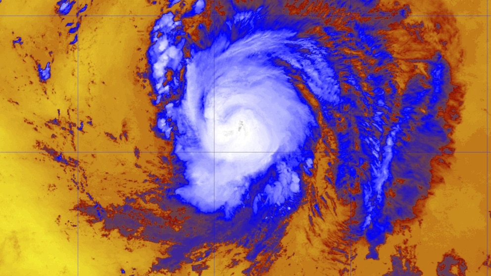 lee-ht-ml-230907_1694087412542_hpMain_16