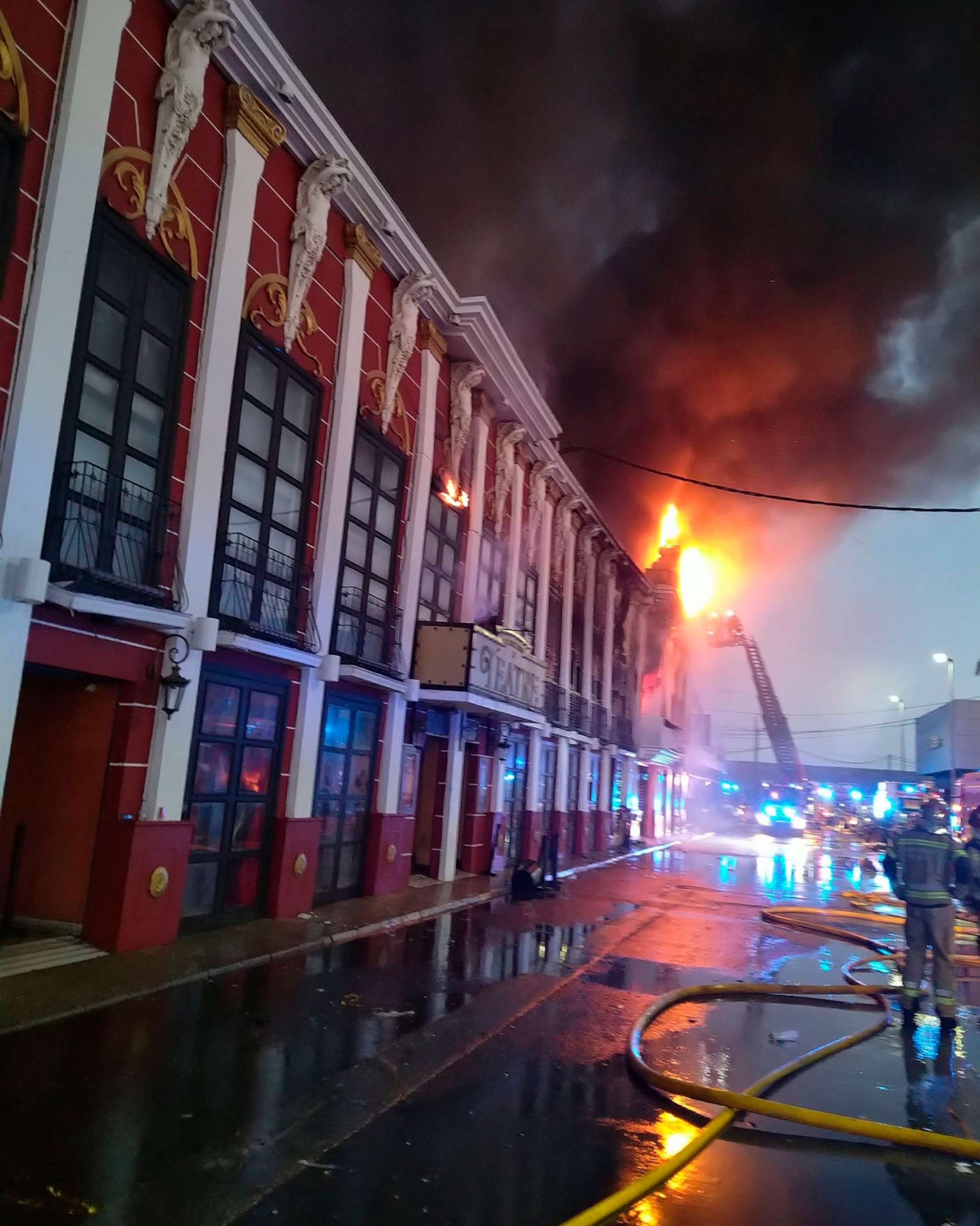 Trece muertos en incendio de discoteca española