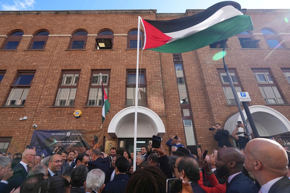 PHOTO: APTOPIX Britain Palestinian State