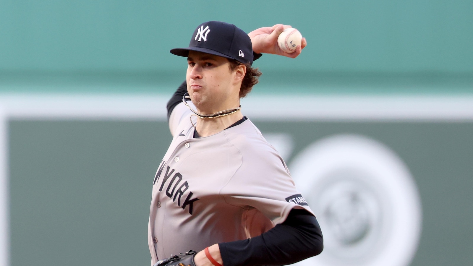 Schlittler says heckling `not too bad' as he pitches at Fenway Park for first time against Red Sox