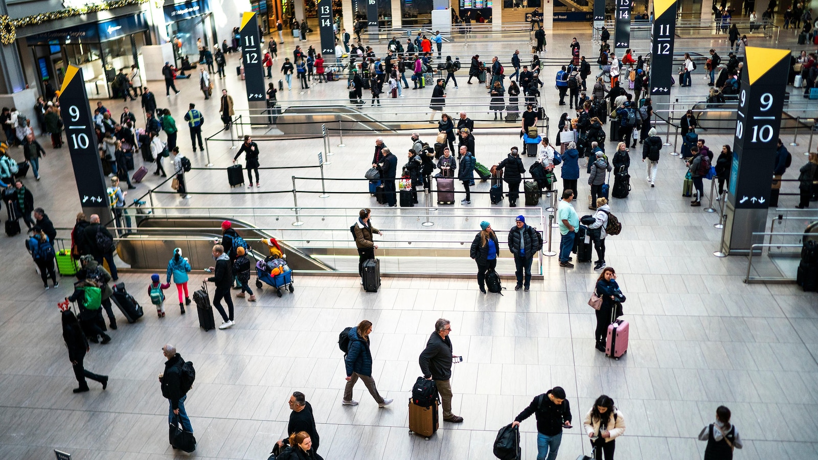 Off-duty officer shoots and wounds man inside New York City's busy Penn Station, police say