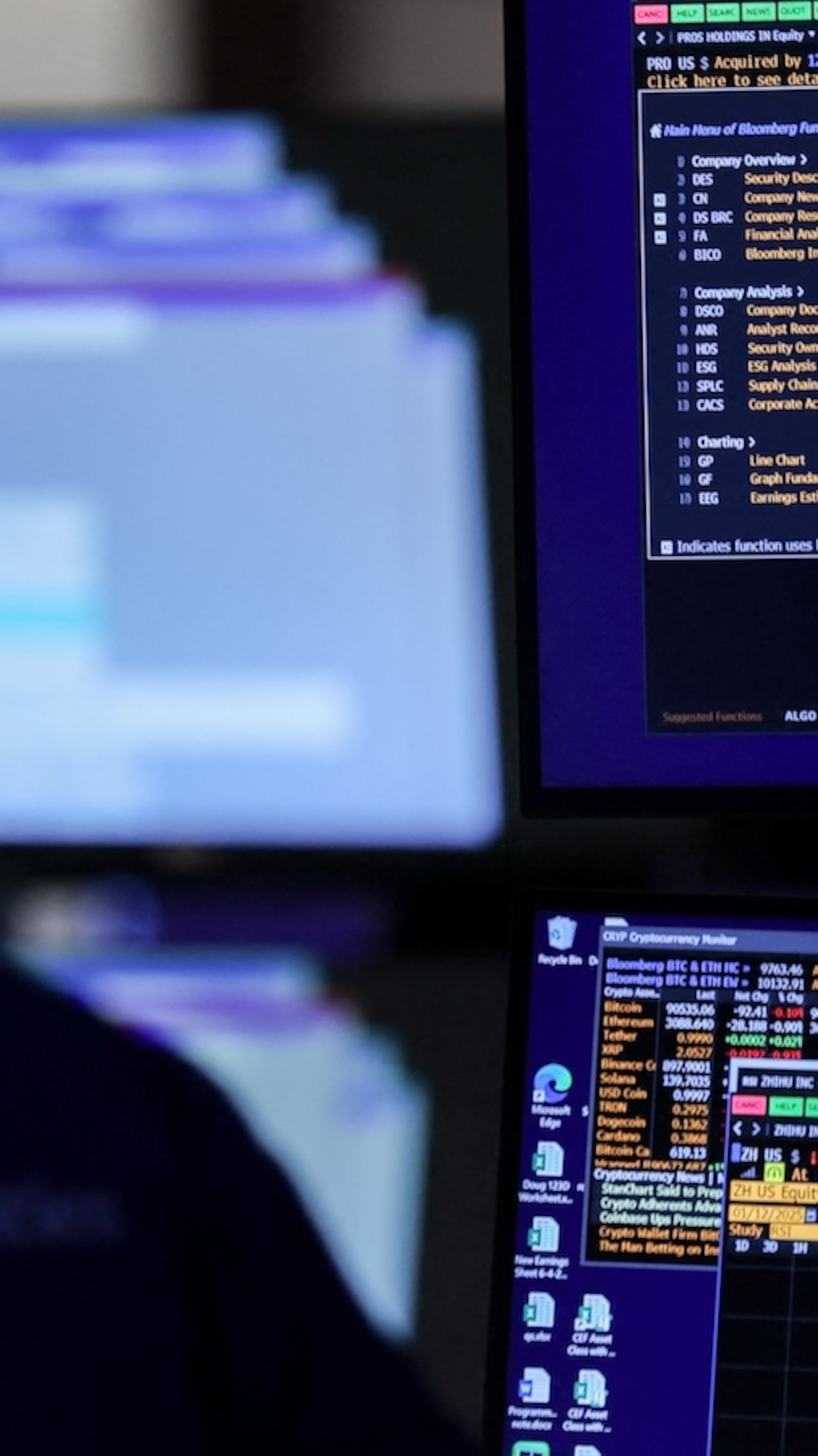 Stocks close higher despite DOJ probe into Fed Chair Powell - ABC News