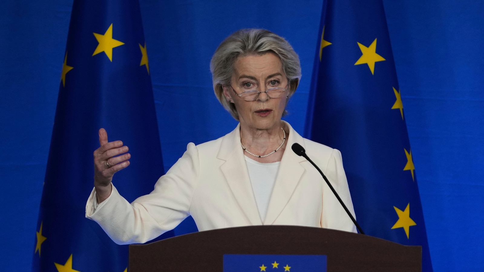 Trump's meeting with a key European official comes as his tariff deadline nears