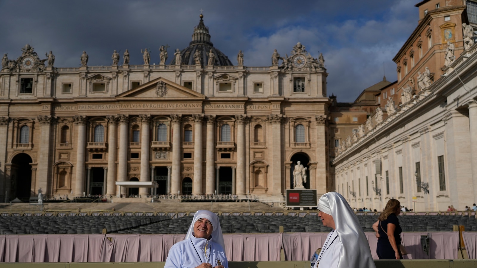 Faithful gather to welcome Pope Leo back for Sunday blessing after cancer surgery