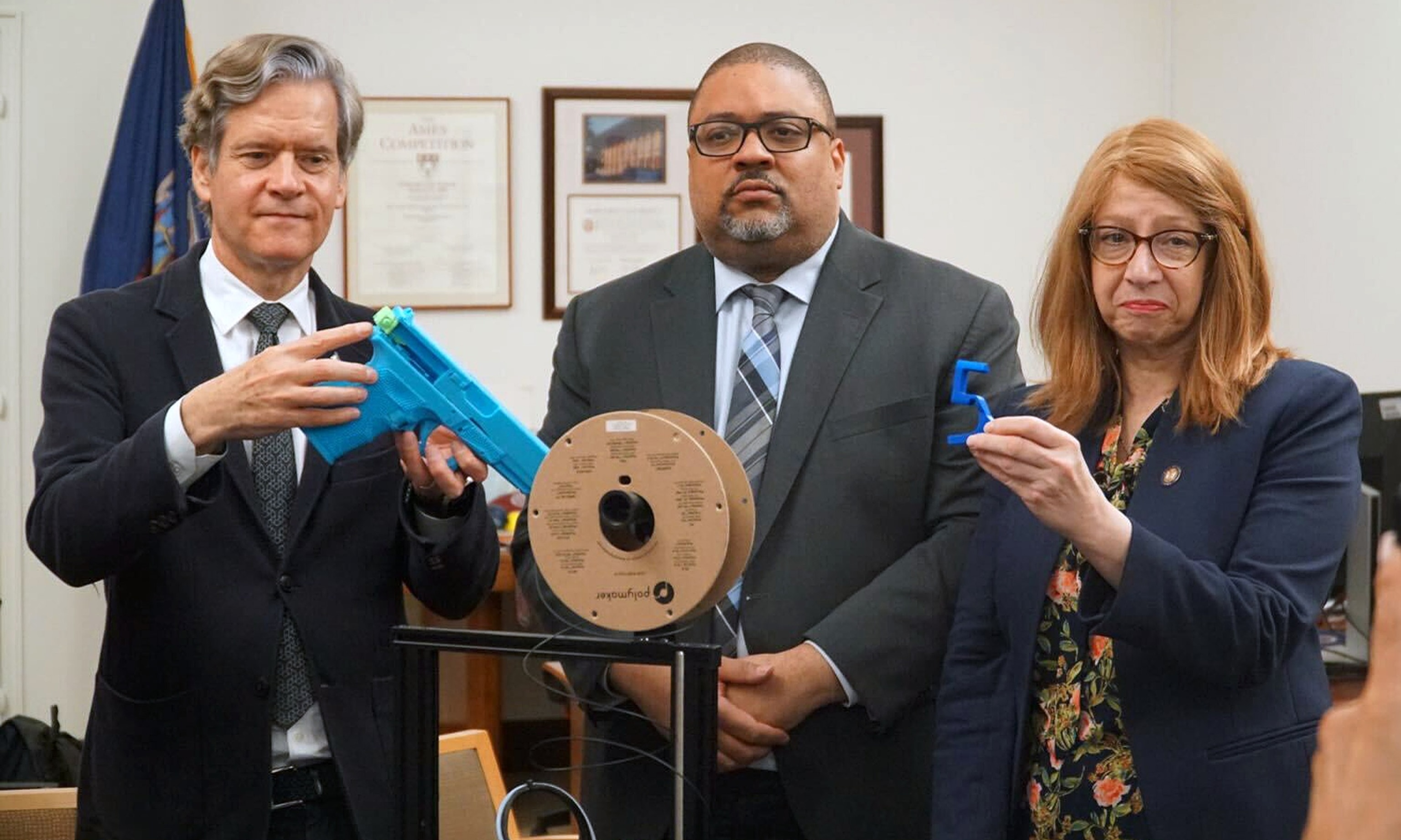 PHOTO: US-NEWS-NY-GUN-KITS-BILL-NY