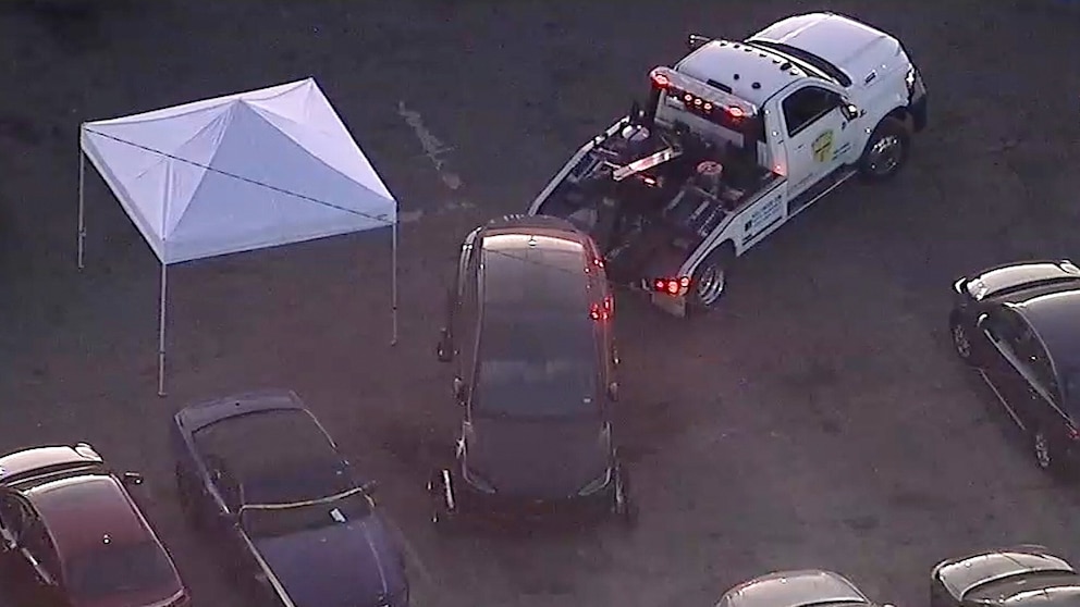 Body found in towed Tesla registered to singer D4vd identified as 15-year-old girl - ABC News