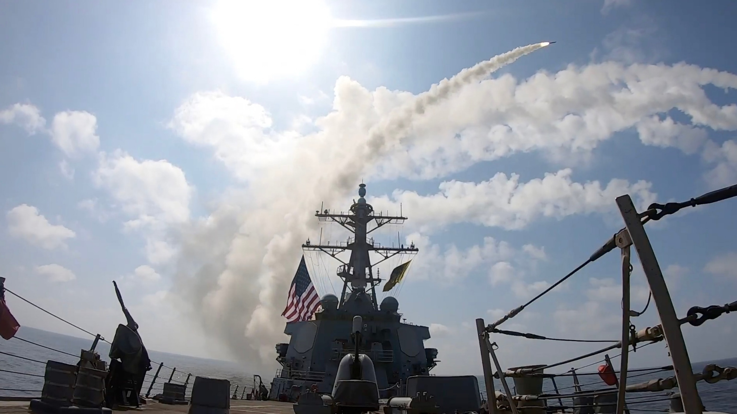 ट्रम्प का कहना है कि अमेरिका के लिए ‘आसन्न खतरों’ के कारण ईरान में शासन परिवर्तन का नया आह्वान उचित है