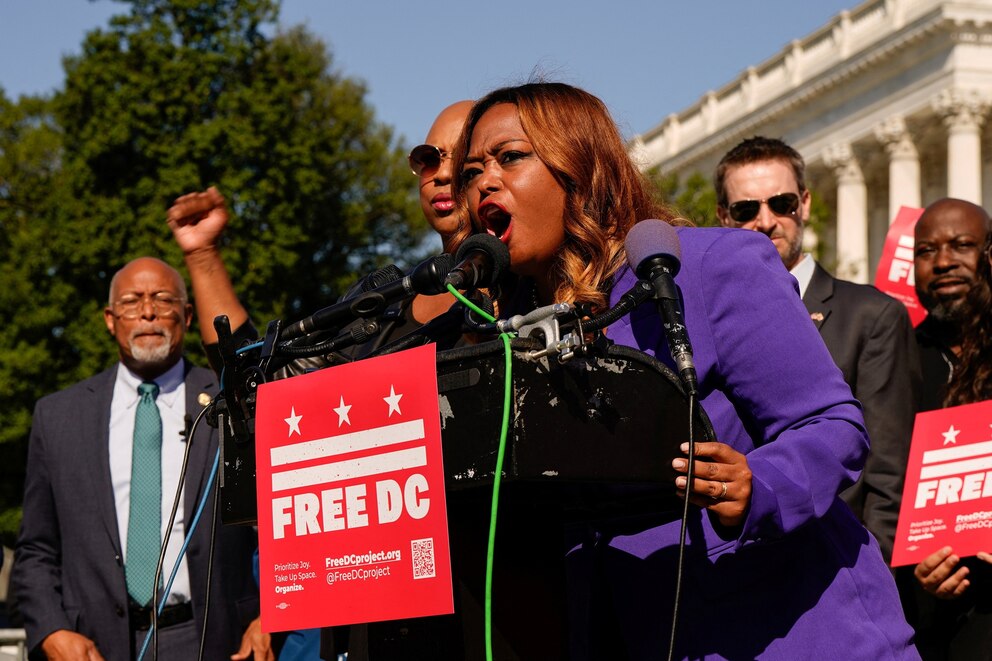 PHOTO: Press conference on Capitol Hill opposing U.S. President Donald Trumpâs deployment of the National Guard and his order to increase presence of federal law enforcement in Washington