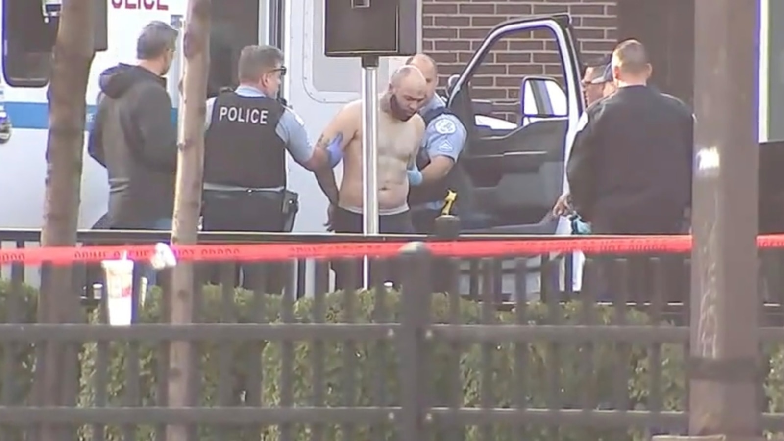 Manhunt for escaped murder suspect culminates in Chicago restaurant ...