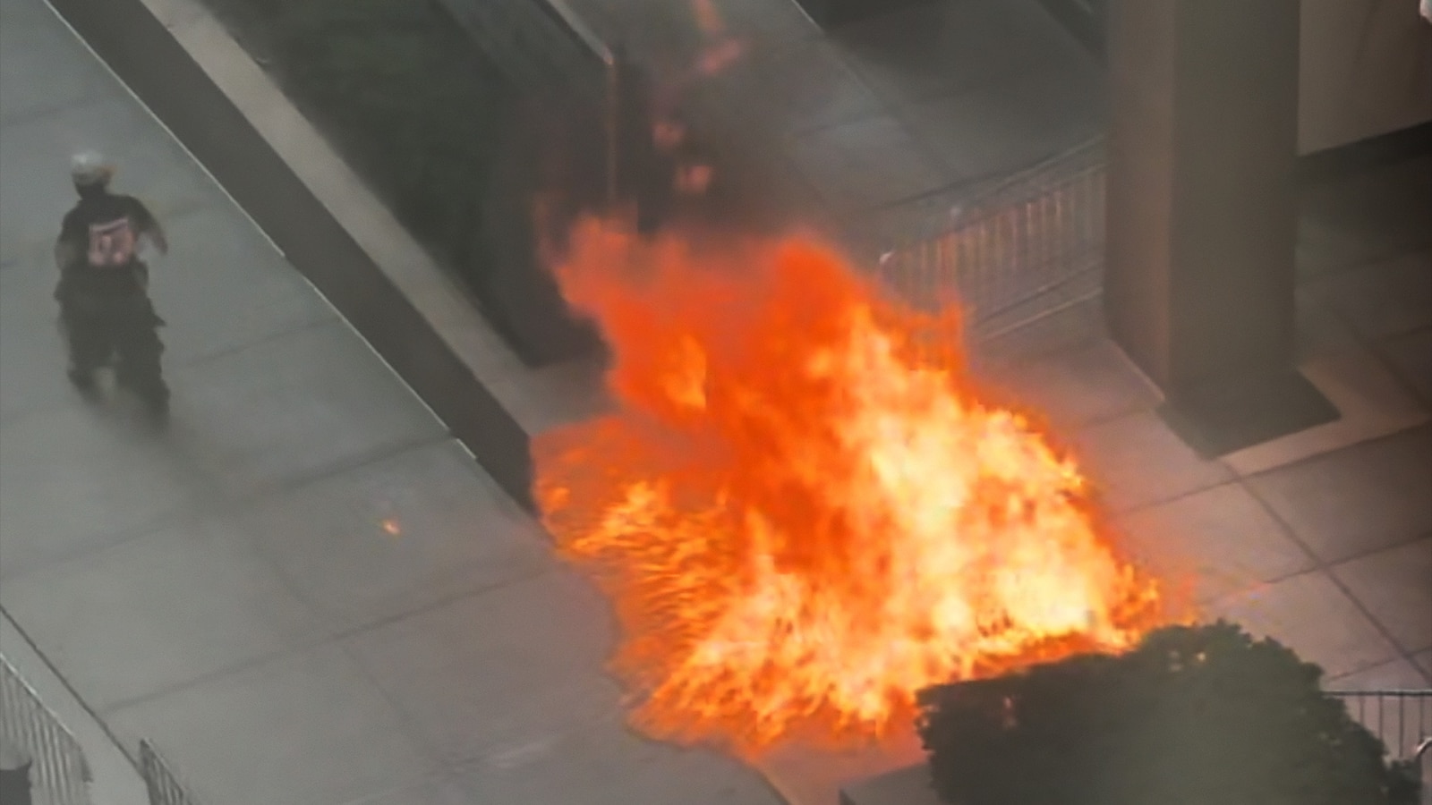 Man in custody after setting off ‘incendiary device’ outside federal building in Manhattan Man in custody after setting off ‘incendiary device’ outside federal building in Manhattan