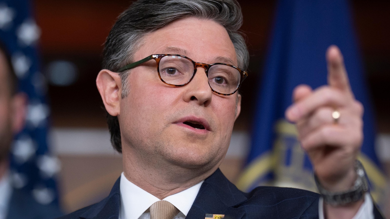 House Republicans push ahead on bill to extend divisive US spy powers