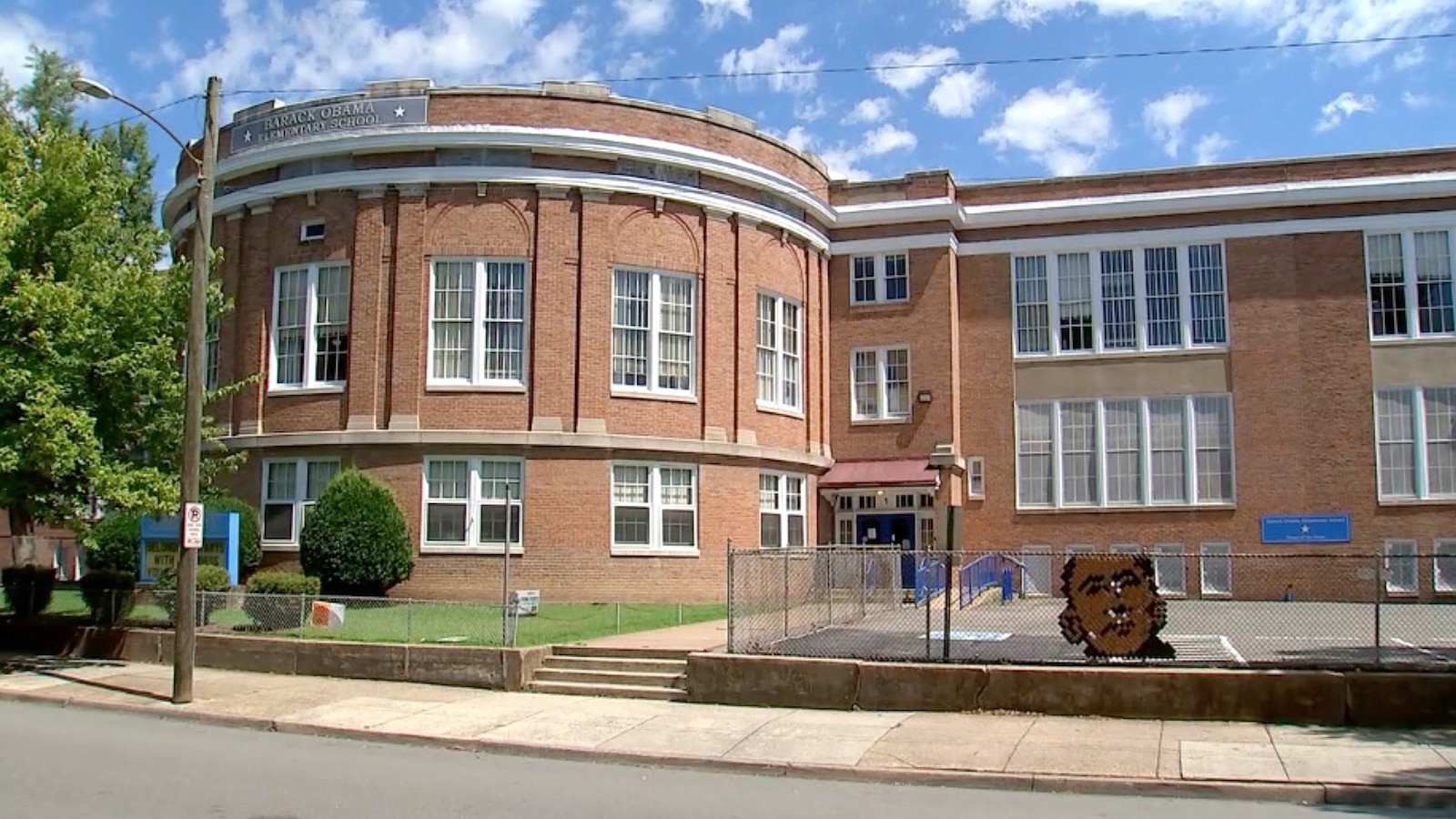 Students and teachers will not be returning to the Barack Obama Elementary School campus this week after mold was detected in the building. <https://t.co/cmV1E8