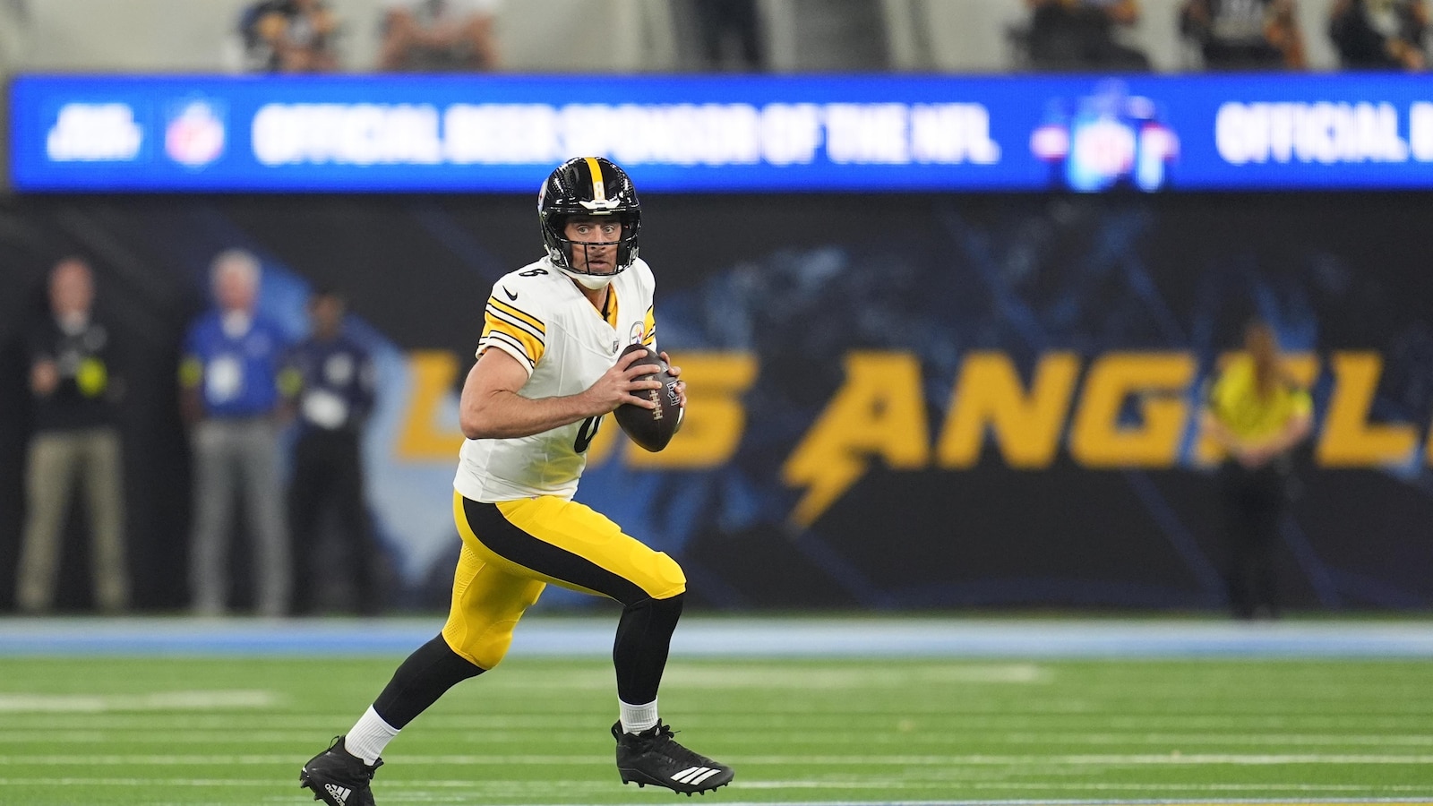 Rodgers’ struggles continue to mount in Steelers' loss to Chargers