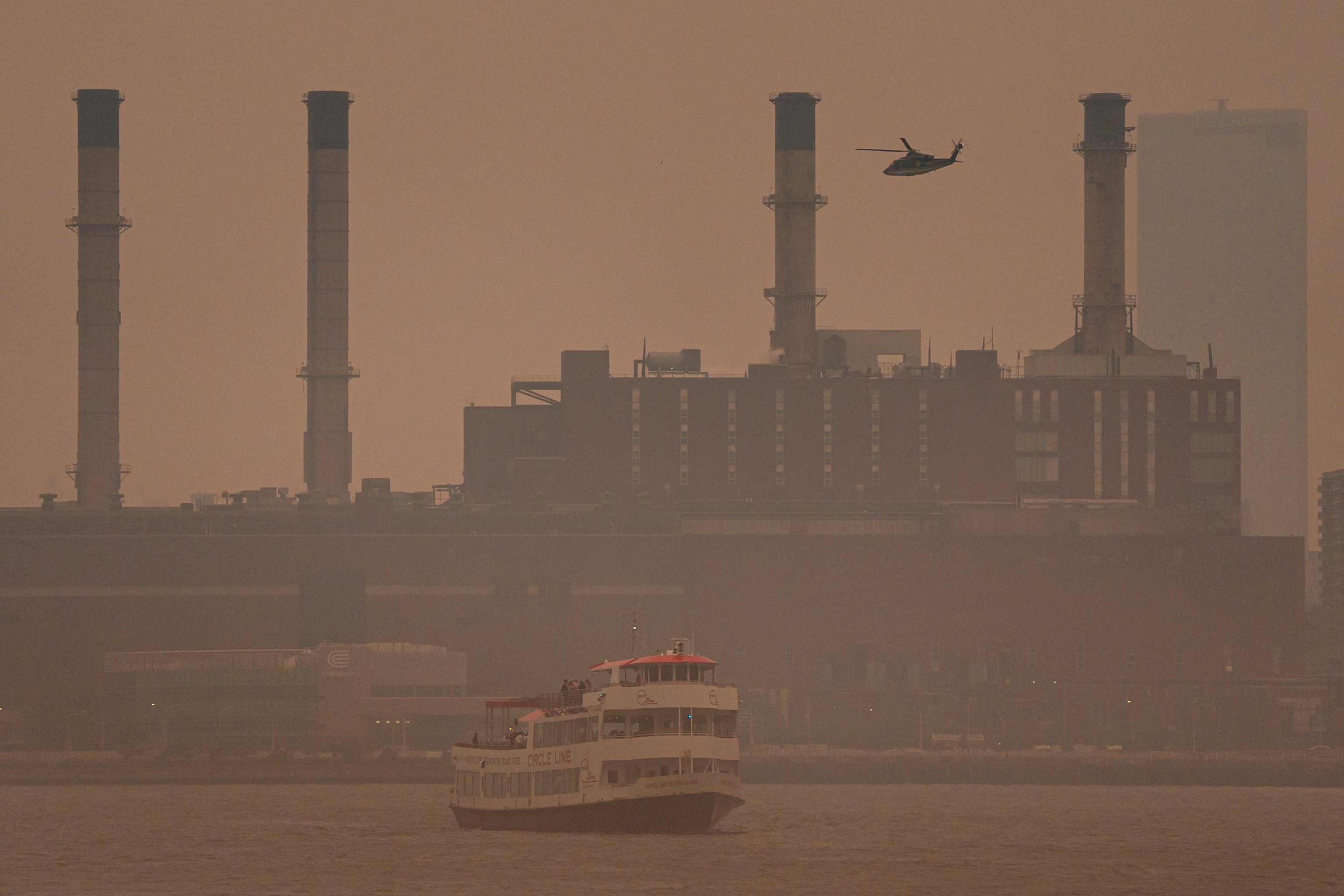 Dangerous wildfire smoke continues with air quality alerts in at least 17 states