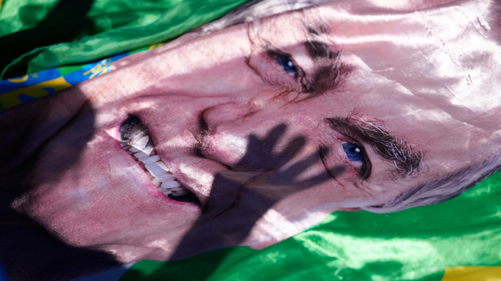 Бразилският президент Болсонаро напусна болницата и се върна в затвора в столицата Бразилия