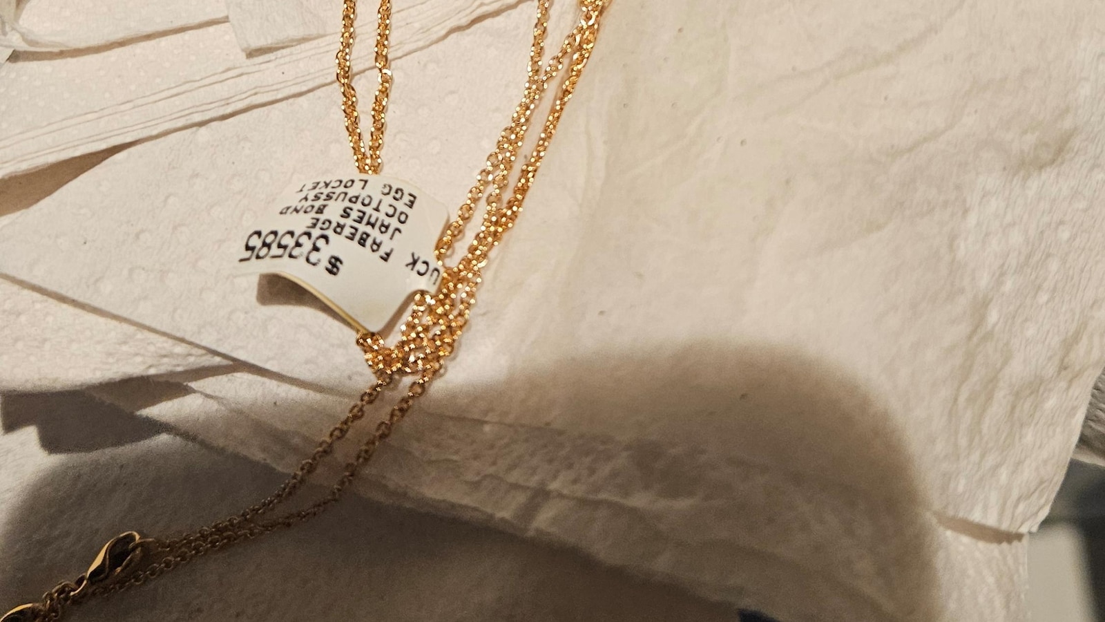 Полицията откри откраднат висулка Фаберже вдъхновен от Джеймс Бонд след