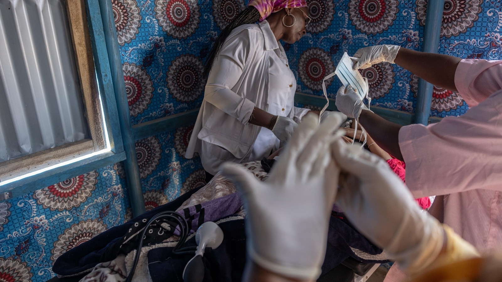 تقول النساء الهاربات من الصراع في مالي إنهن تعرضن للاعتداء الجنسي، لكن الصمت يخفي المزيد