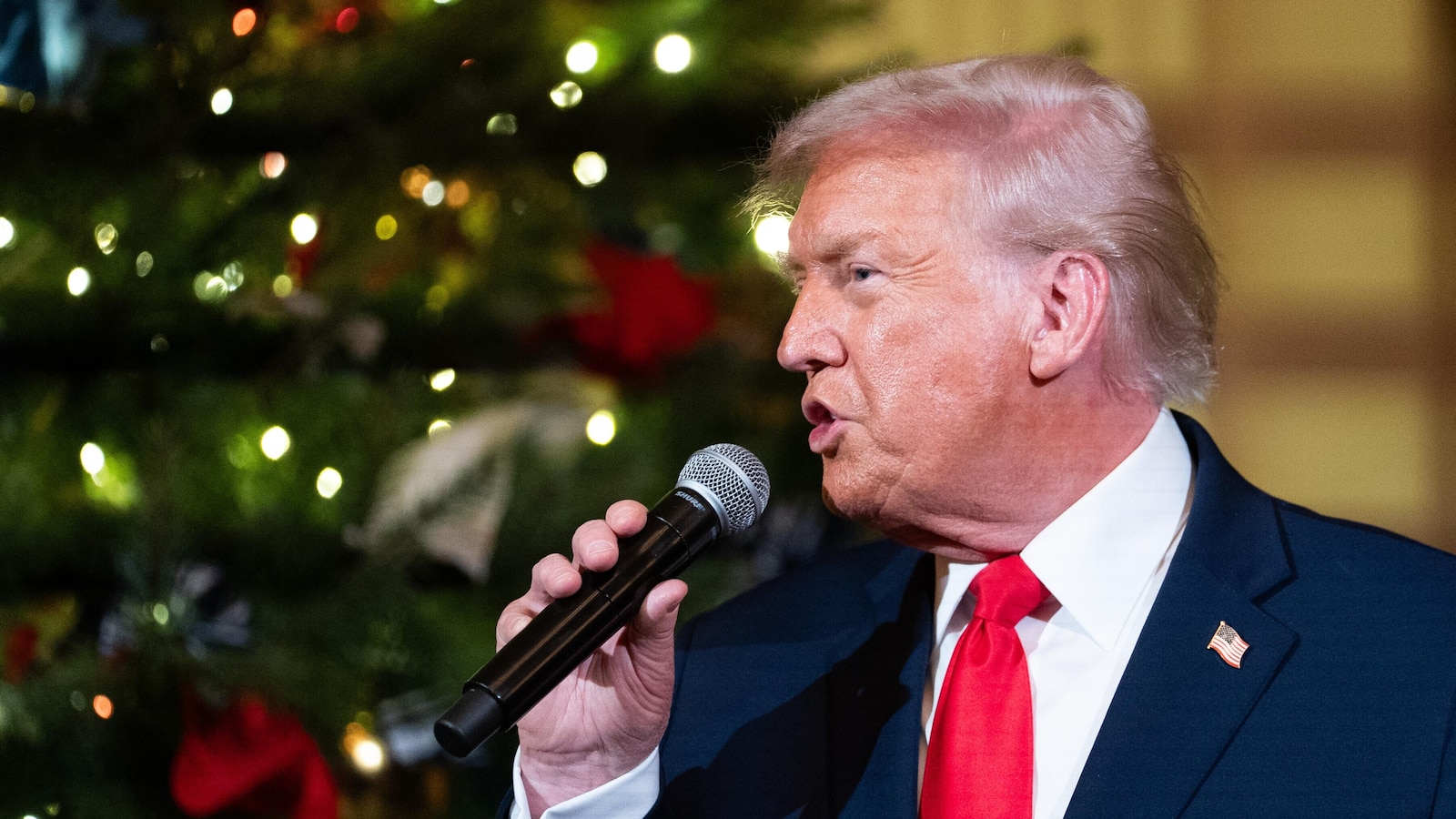 Trump zal tijdens een ceremonie in het Oval Office medailles uitreiken aan de Honorees van het Kennedy Center Trump zal tijdens een ceremonie in het Oval Office medailles uitreiken aan de Honorees van het Kennedy Center