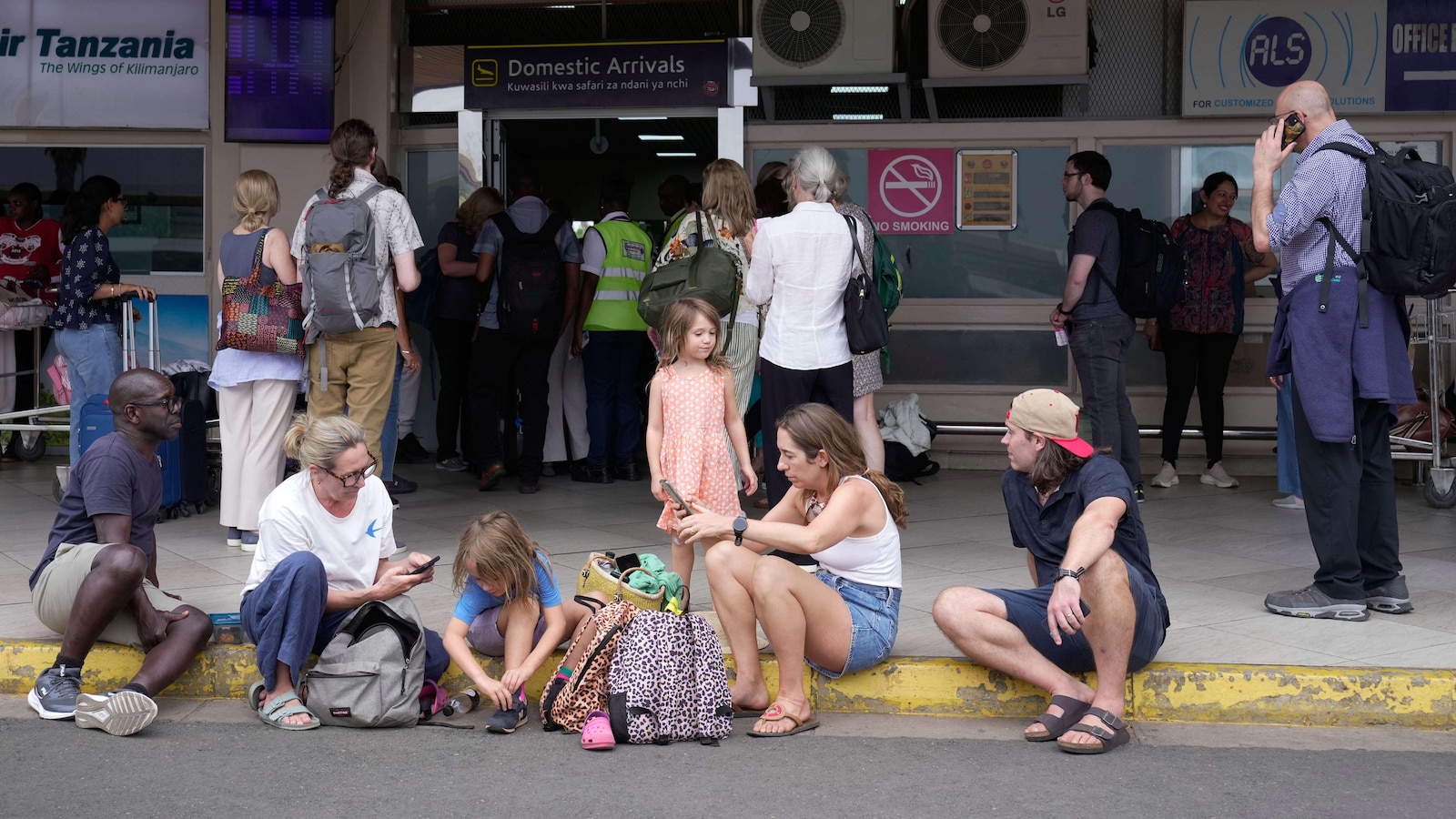 Основното летище на Кения възобновява дейността си след 2-дневна стачка