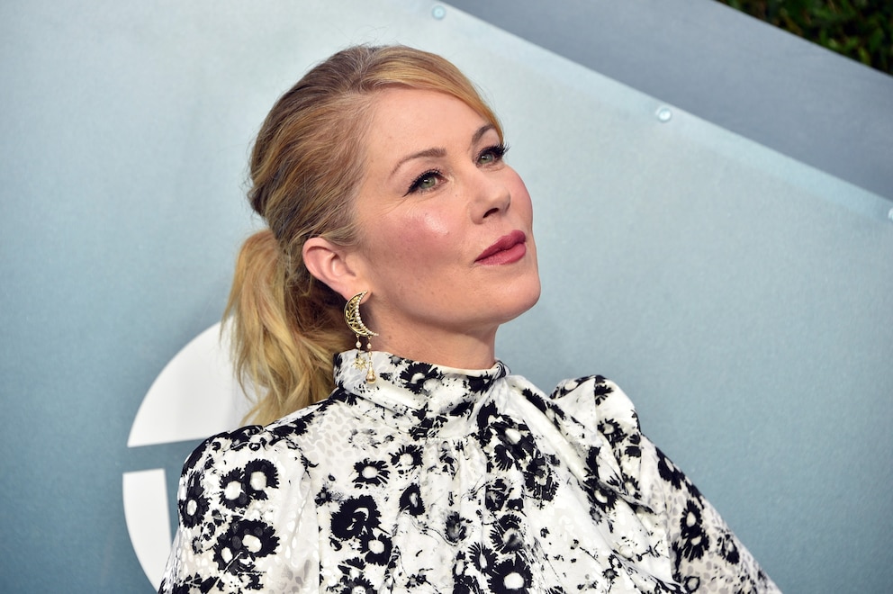 PHOTO: Christina Applegate attends the 26th Annual Screen Actors Guild Awards at The Shrine Auditorium on January 19, 2020 in Los Angeles, California.