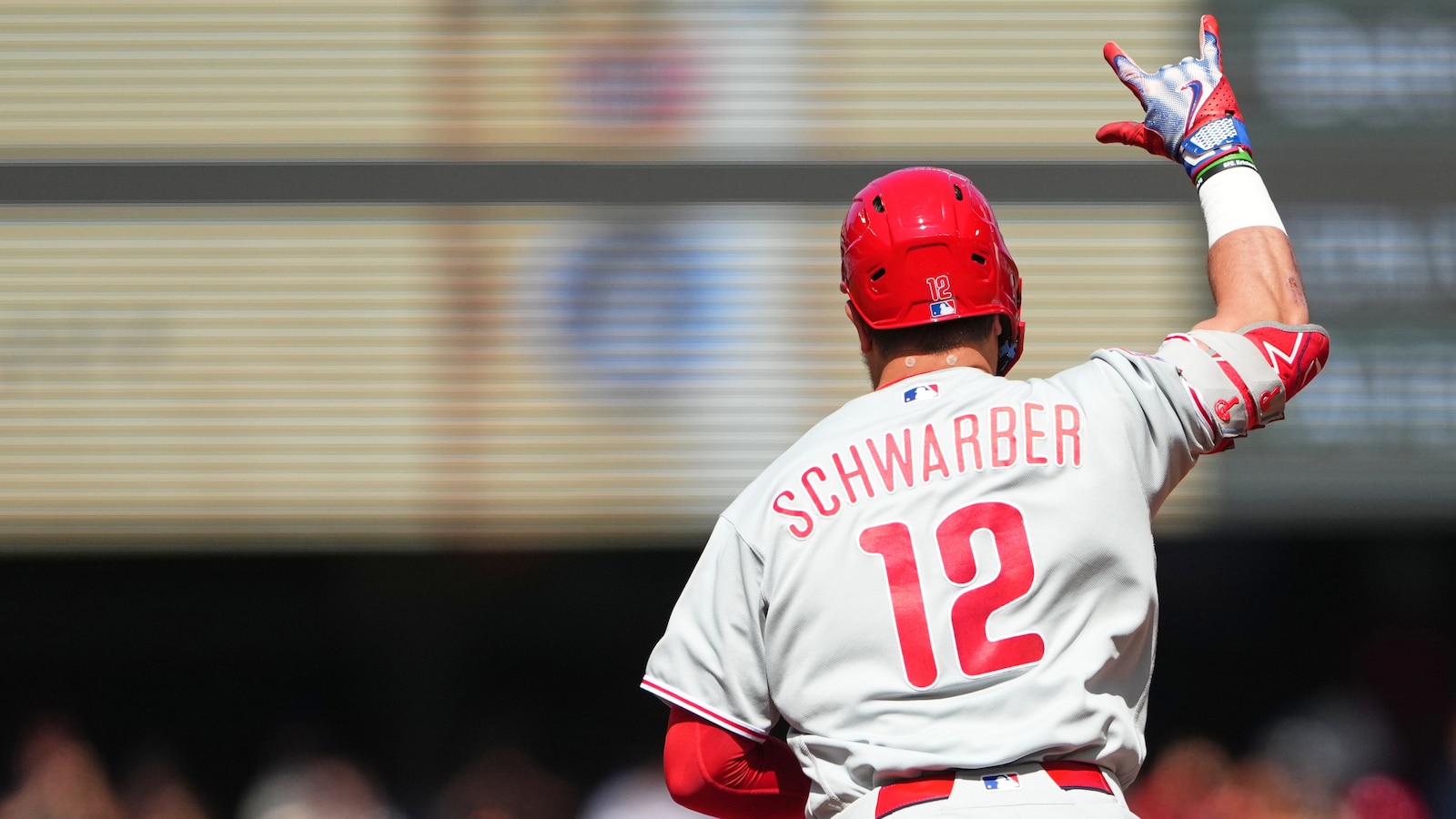 Schwarber's 40th Homer, Luzardo's 9 K's Lift Phillies Over Mariners 6-0